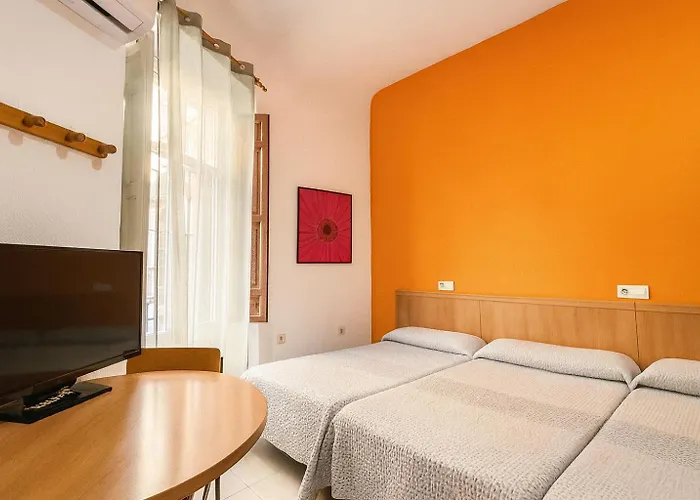 ゲストハウス Casa Antares 2*